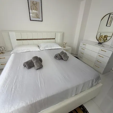 Stylish 1-bed In Sleeps 4 Shkodër