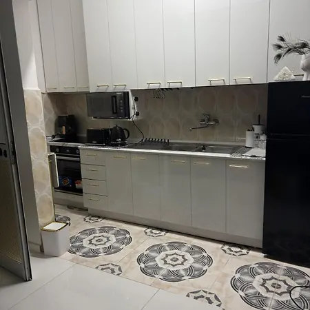 Stylish 1-bed In Sleeps 4 Shkodër