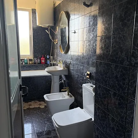 Stylish 1-bed In Sleeps 4 *